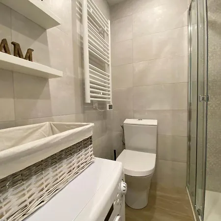 Apartment C001-beau Neuf Situe Au Centre *