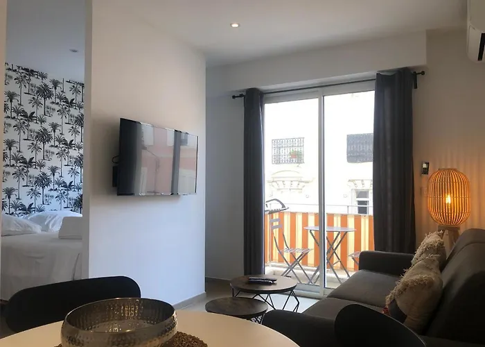 C001-beau Neuf Situe Au Centre