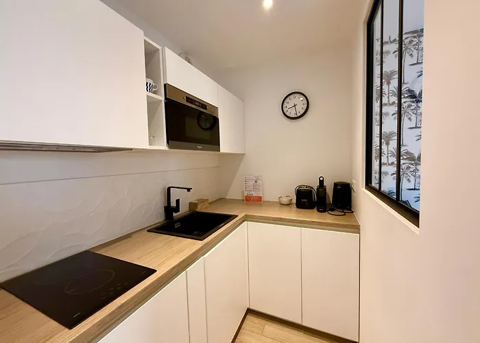 C001-beau Neuf Situe Au Centre Cannes