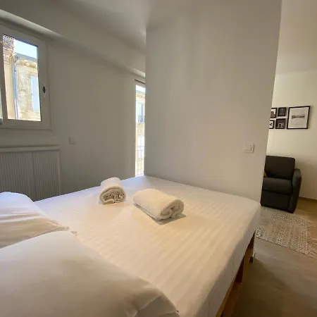 Beau Neuf Situé Au Centre * Cannes
