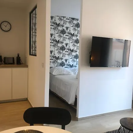 Beau Neuf Situé Au Centre *