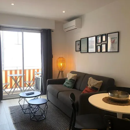 Beau Neuf Situé Au Centre Appartement *