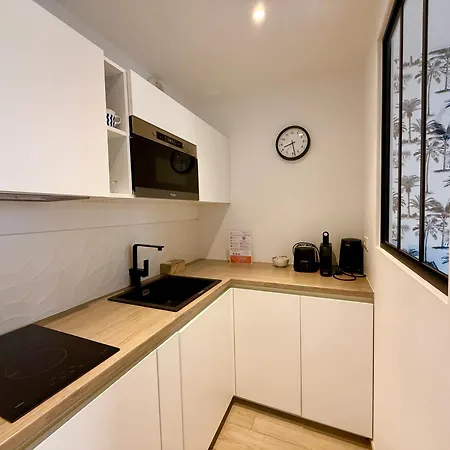 C001-beau Neuf Situe Au Centre Cannes